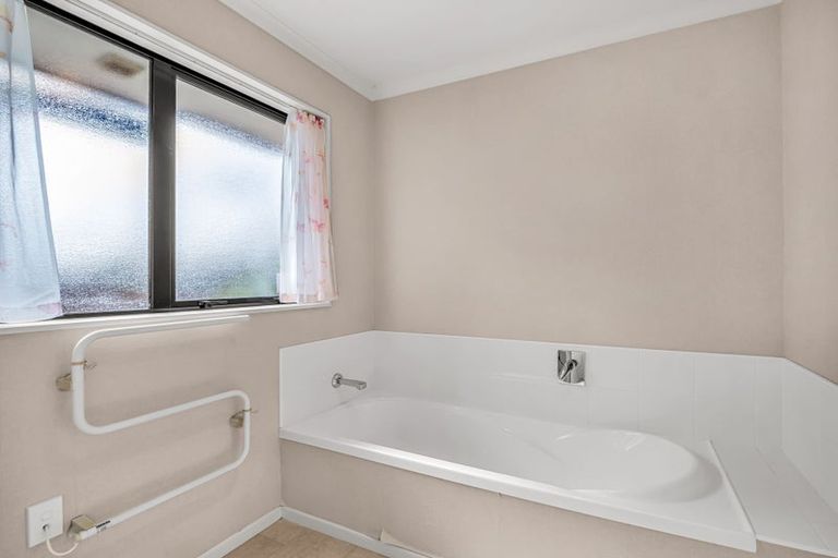 Photo of property in 1 Nevada Way, Kelvin Grove, Palmerston North, 4414