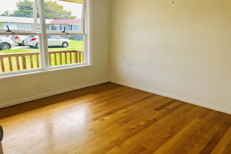 Photo of property in 6/35 Shakespeare Road, Milford, Auckland, 0620