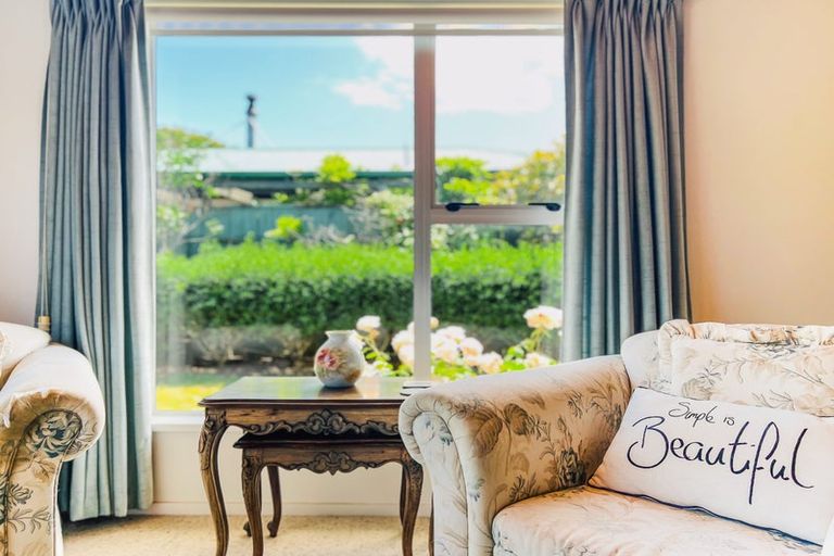 Photo of property in 20 Freyberg Crescent, Waikanae Beach, Waikanae, 5036