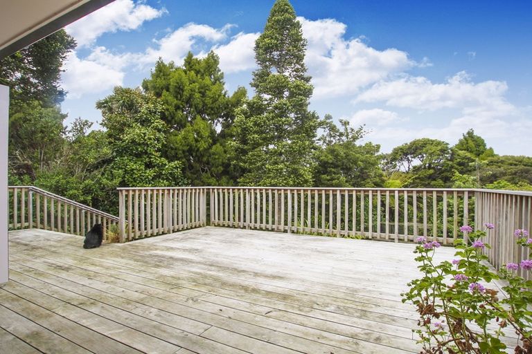 Photo of property in 30 Rimutaka Place, Titirangi, Auckland, 0604