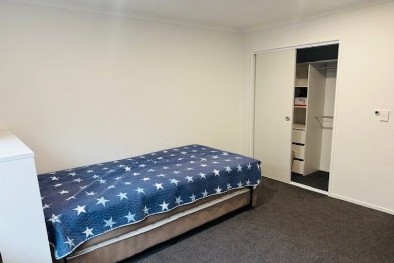 Photo of property in 8 Antigua Way, Grenada Village, Wellington, 6037