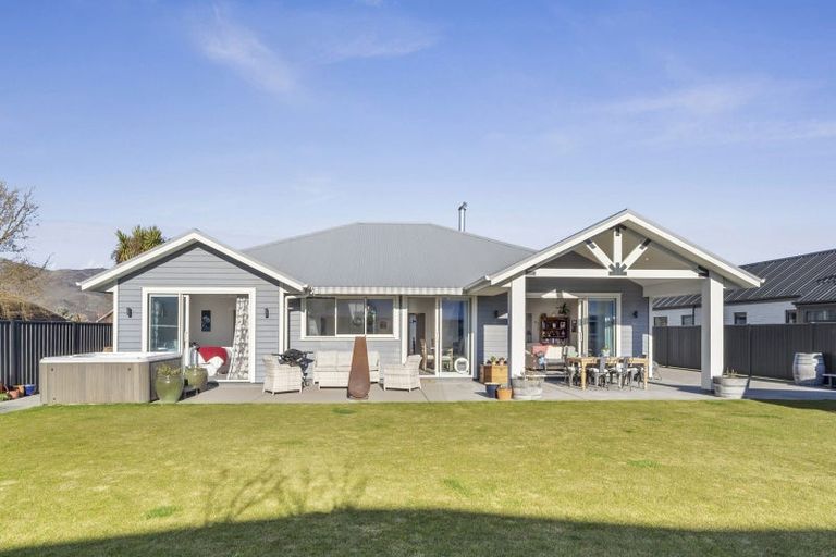Photo of property in 2 Hortons Way, Cromwell, 9310