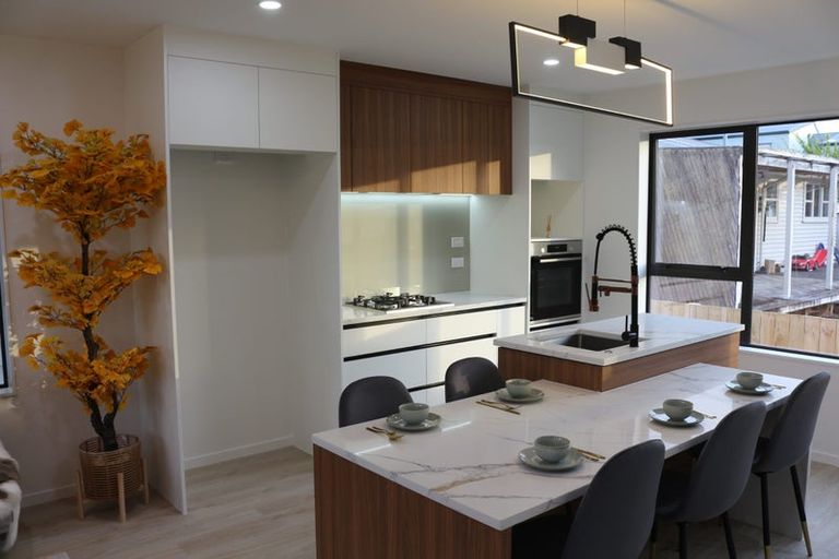 Photo of property in 21d Laura Street, Kelston, Auckland, 0602