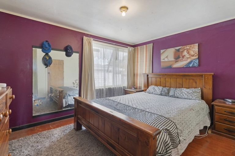 Photo of property in 1/2 Kowhai Avenue, Mangere Bridge, Auckland, 2022