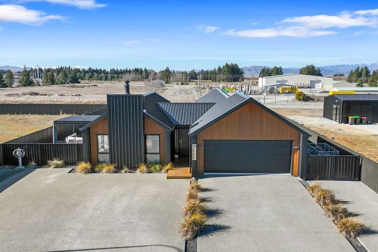 Photo of property in 15 Aoraki Crescent, Twizel, 7901