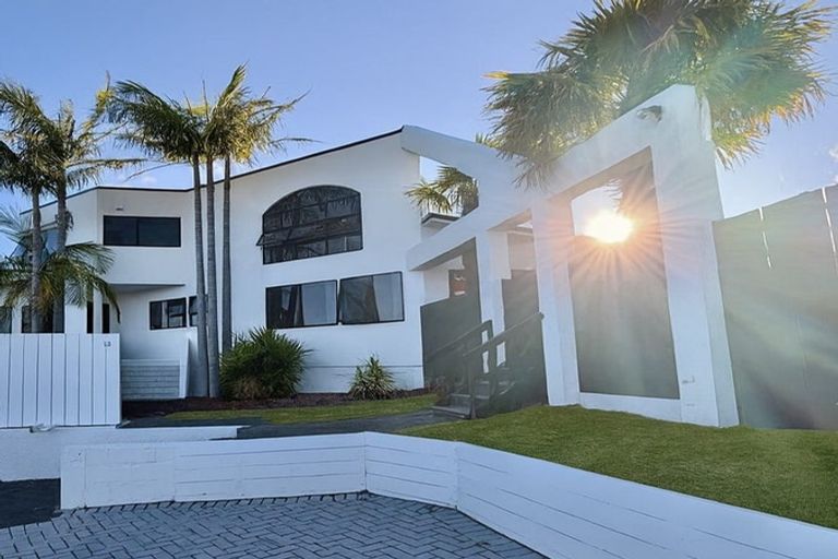 Photo of property in 12 Westergrove Place, West Harbour, Auckland, 0618