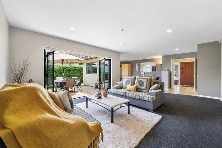 Photo of property in 27 Lansell Drive, East Tamaki Heights, Auckland, 2016