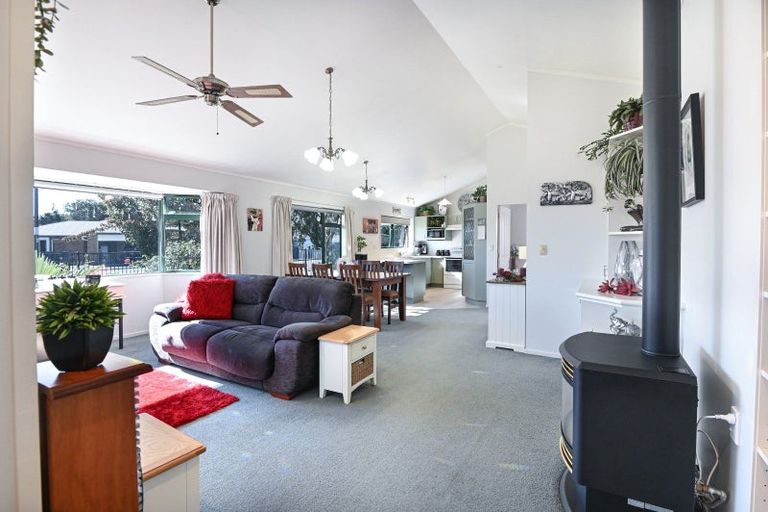 Photo of property in 1 Belgrove Drive, Waipukurau, 4200