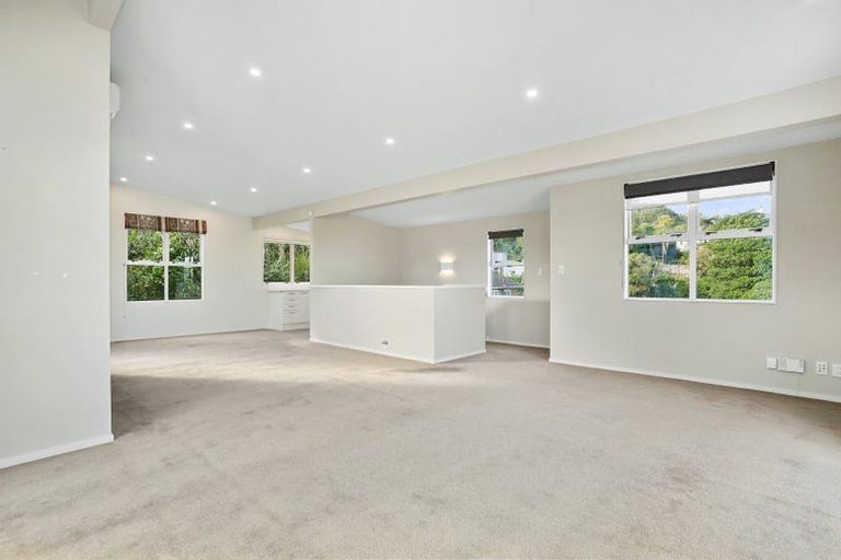 Photo of property in 7a Shortland Street, Khandallah, Wellington, 6035