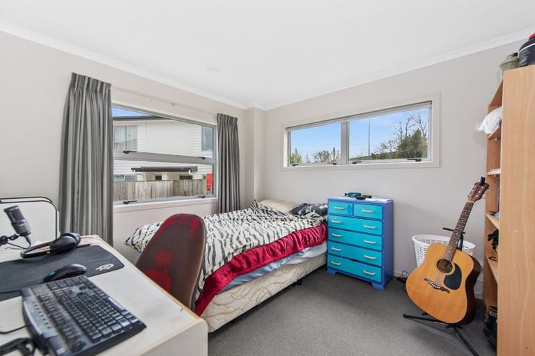 Photo of property in 50u3 Banbury Crescent, Fairfield, Hamilton, 3214