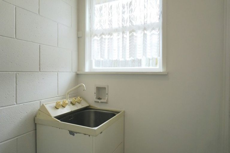 Photo of property in 2/268 Pakuranga Road, Pakuranga Heights, Auckland, 2010