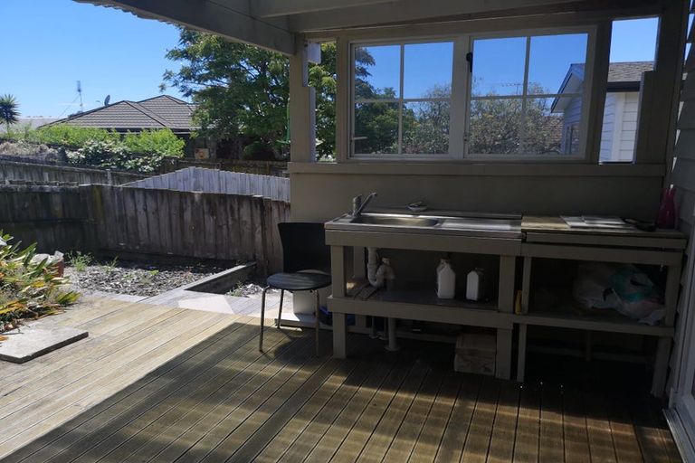 Photo of property in 7a Lyttelton Avenue, Forrest Hill, Auckland, 0620