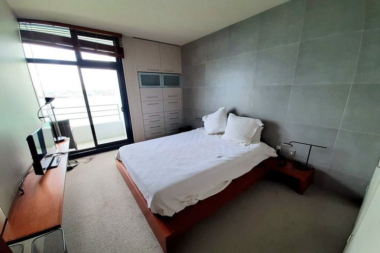 Photo of property in 45 Stanley Point Road, Stanley Point, Auckland, 0624