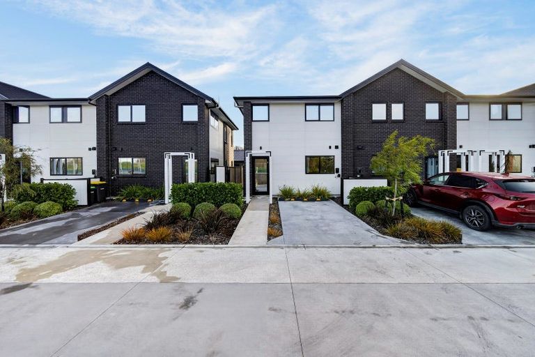 Photo of property in 4/8 Matata Place, Dallington, Christchurch, 8061