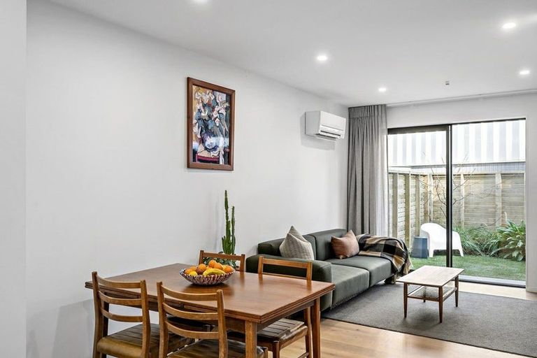 Photo of property in 8c Ferry Road, Days Bay, Lower Hutt, 5013