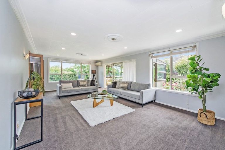 Photo of property in 10 Radbrook Street, Avonhead, Christchurch, 8042