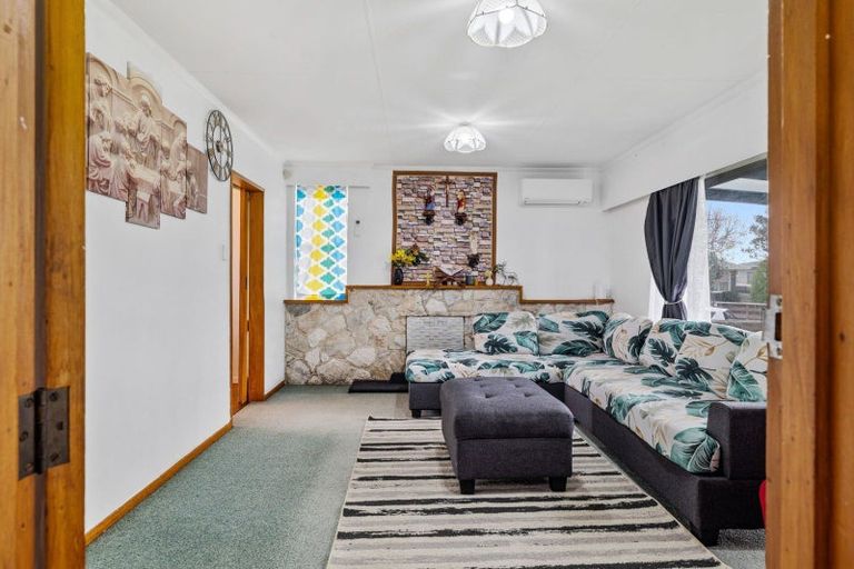 Photo of property in 2 Ajax Place, Highbury, Palmerston North, 4412