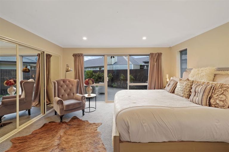 Photo of property in 12 Queenswood Gardens, Mairehau, Christchurch, 8052