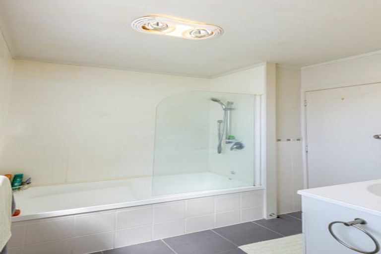 Photo of property in 14b Seaspray Drive, Mount Maunganui, 3116