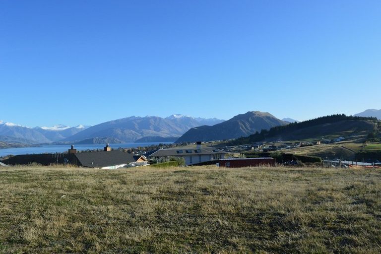 Photo of property in 10 Mataraki Place, Wanaka, 9305