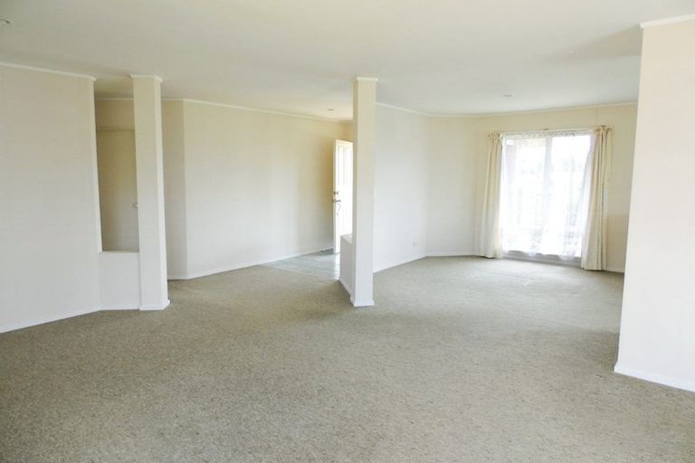 Photo of property in 72 Kingdale Road, Henderson, Auckland, 0610