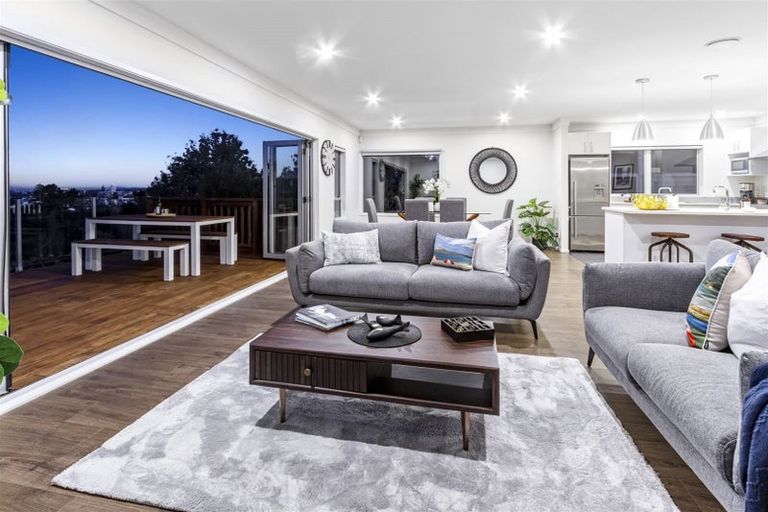 Photo of property in 46 Parr Terrace, Castor Bay, Auckland, 0620
