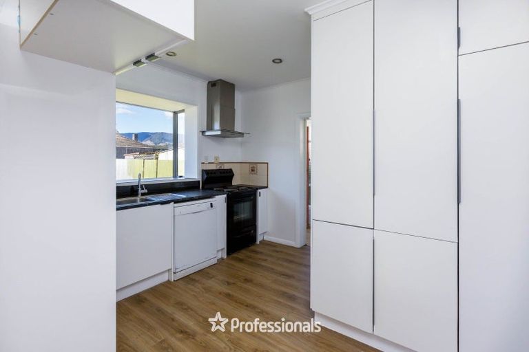 Photo of property in 92 Pine Avenue, Ebdentown, Upper Hutt, 5018