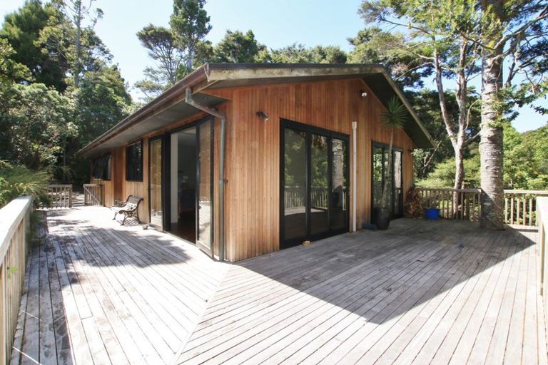 Photo of property in 53b Onedin Place, Titirangi, Auckland, 0604