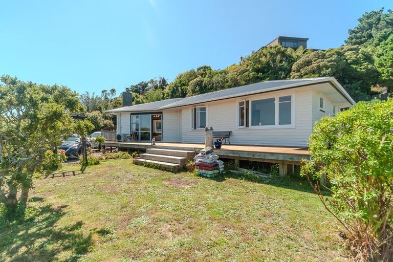 Photo of property in 28 Huntingdon Street, Northland, Wellington, 6012