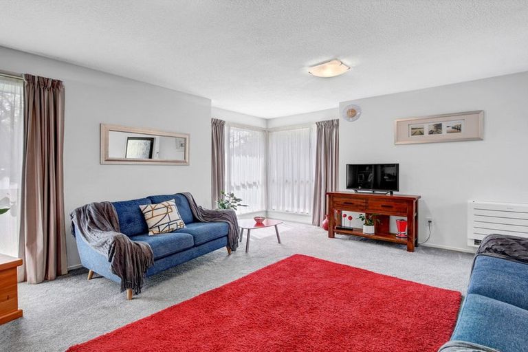 Photo of property in 1/14 Gatonby Place, Avonhead, Christchurch, 8042