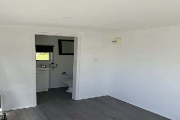 Photo of property in 28 Elliston Crescent, Stanmore Bay, Whangaparaoa, 0932