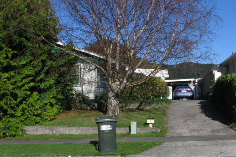 Photo of property in 3 Kaponga Street, Wainuiomata, Lower Hutt, 5014