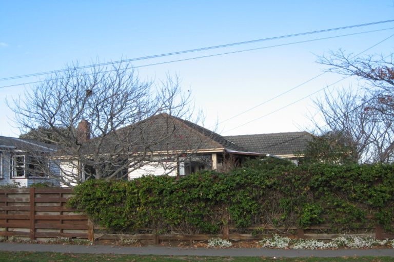 Photo of property in 183 Bowhill Road, New Brighton, Christchurch, 8083