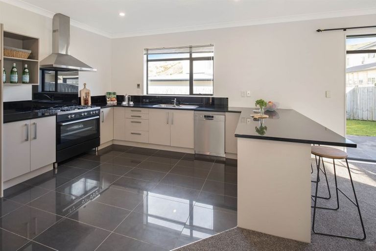 Photo of property in 32 Mauldeth Terrace, Churton Park, Wellington, 6037