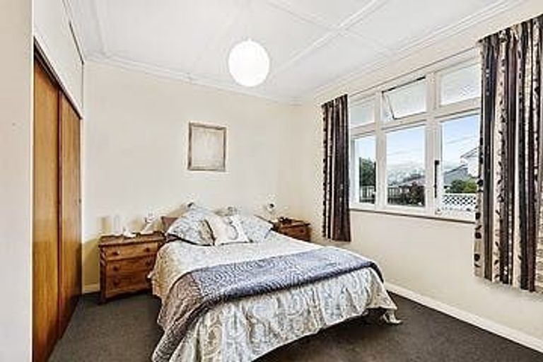 Photo of property in 10 Retter Street, Paparangi, Wellington, 6037