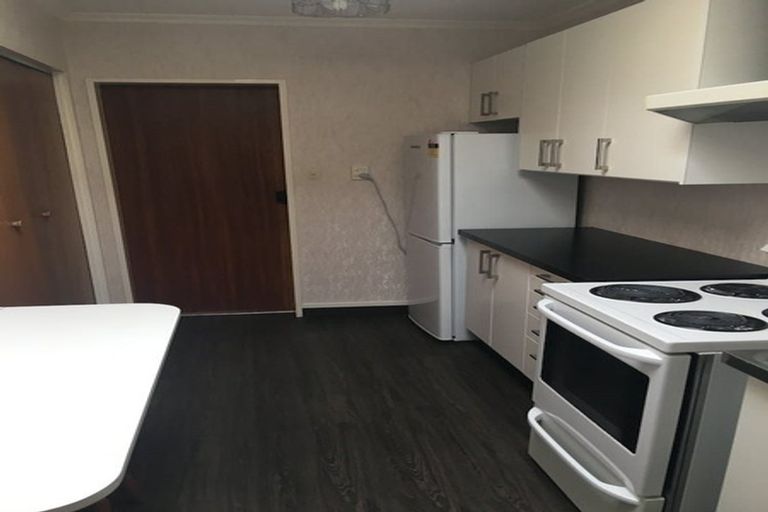 Photo of property in 30f2- Whitley Avenue, Ebdentown, Upper Hutt, 5018