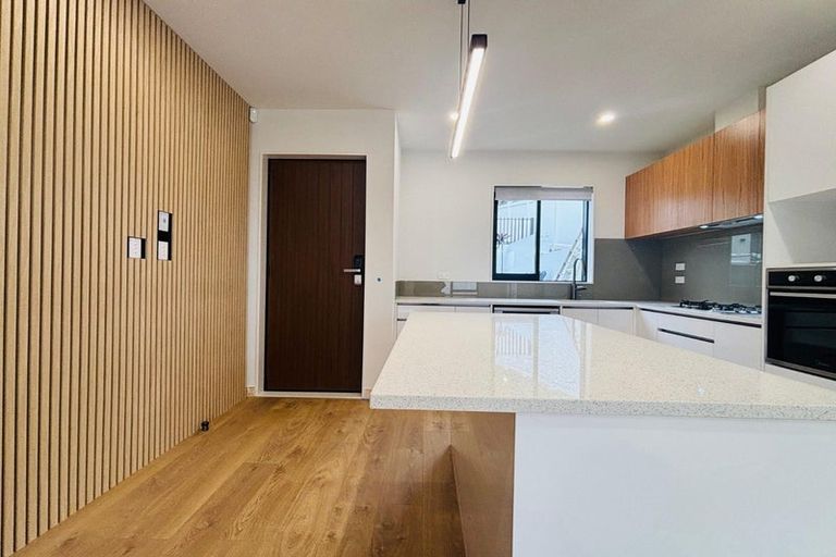 Photo of property in 21e Putini Road, Mangere Bridge, Auckland, 2022