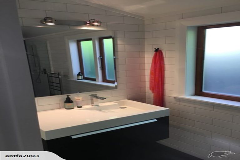 Photo of property in 75 Creswick Terrace, Northland, Wellington, 6012