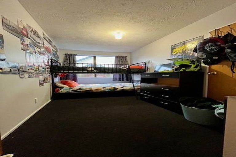 Photo of property in 12 Farm Lane, Parklands, Christchurch, 8083