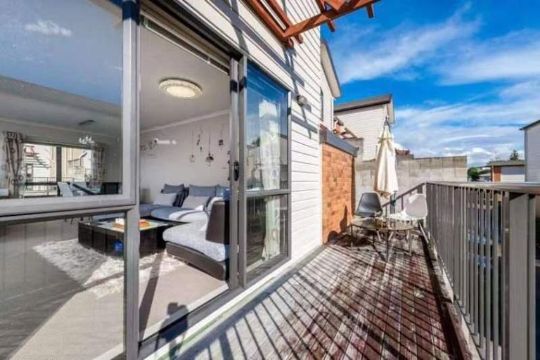 Photo of property in St Claire Village, 22/172 Mcleod Road, Te Atatu South, Auckland, 0610