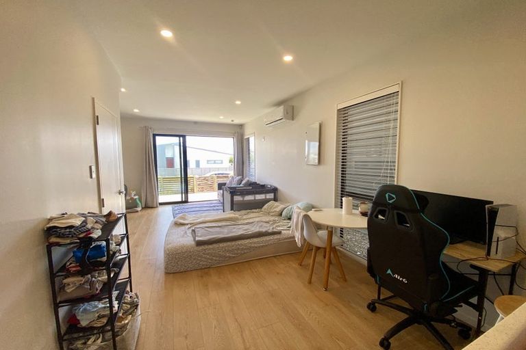 Photo of property in 6 Parahau Road, Papakura, 2110