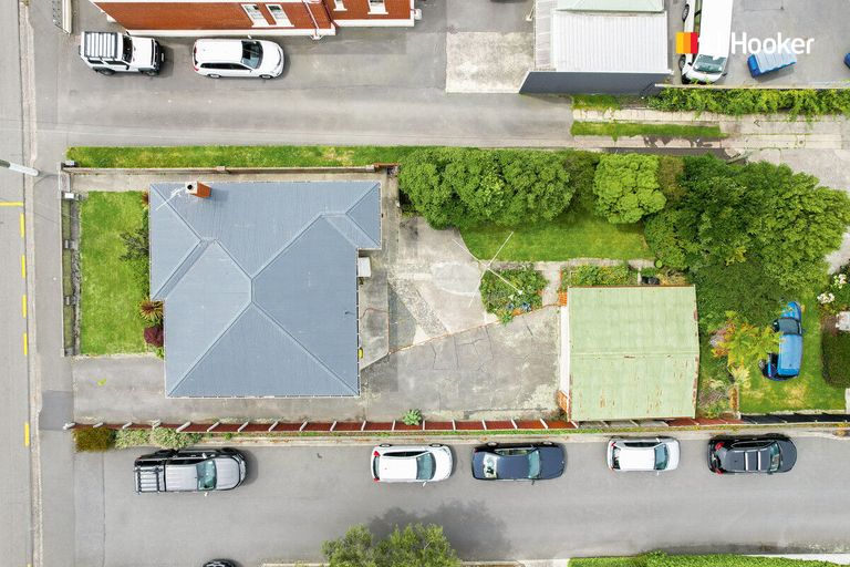 Photo of property in 73 Macandrew Road, South Dunedin, Dunedin, 9012