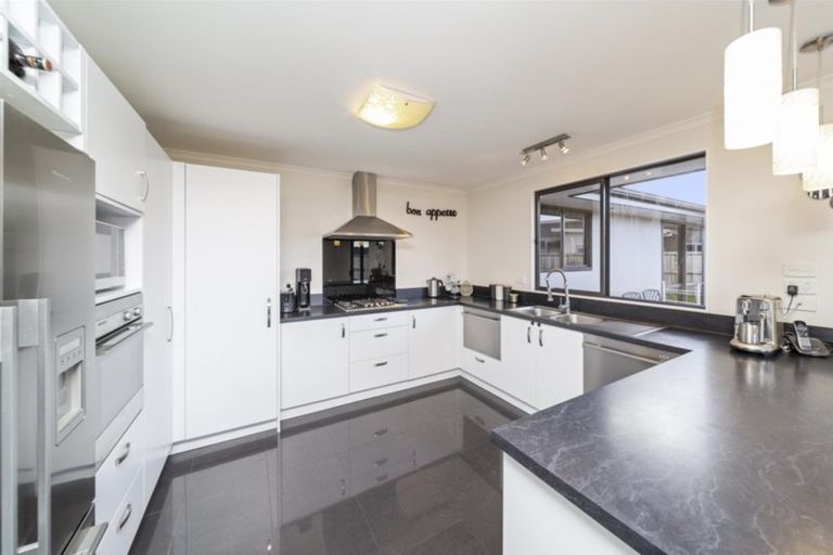 Photo of property in 5 Reremoana Close, Hawera, 4610