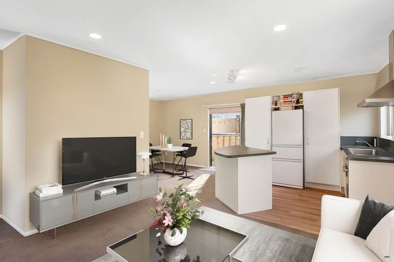 Photo of property in 1/799 Beach Road, Browns Bay, Auckland, 0630