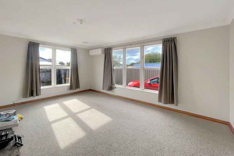 Photo of property in 2 Salford Place, Awapuni, Palmerston North, 4412