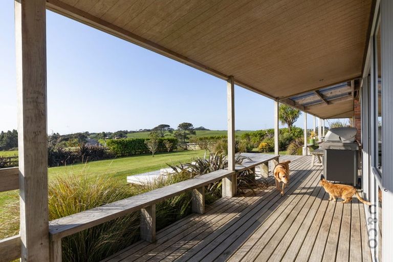 Photo of property in 457 Kiwitahi Road, Helensville, 0875