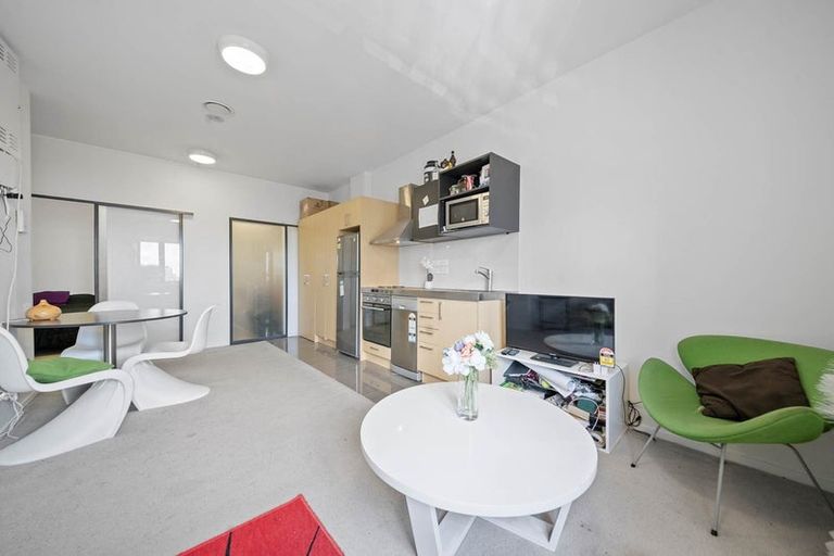 Photo of property in Twin Towers, 811/17 Putney Way, Manukau, Auckland, 2104