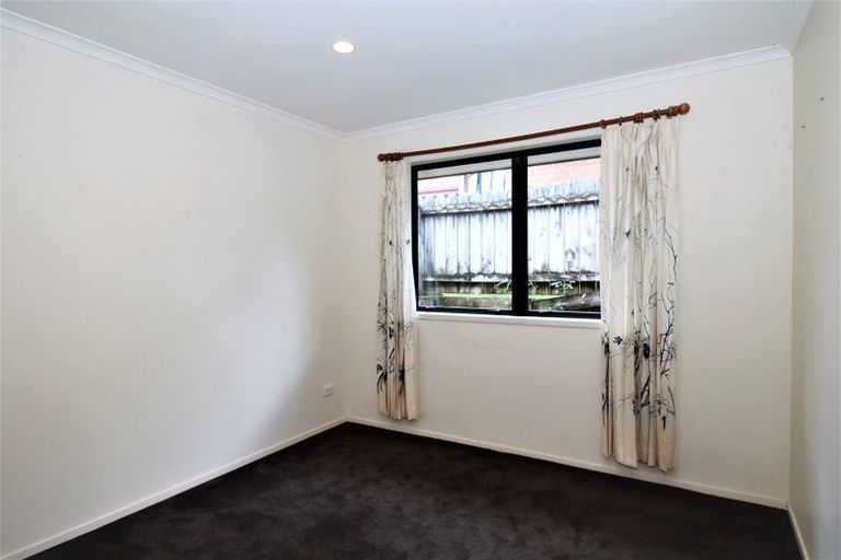 Photo of property in 39 Black Teal Close, Unsworth Heights, Auckland, 0632