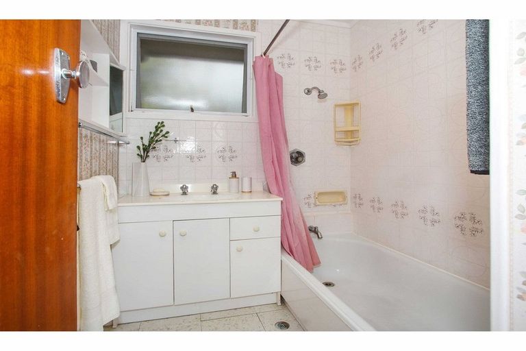 Photo of property in 15 Bishopgate Street, Birkdale, Auckland, 0626