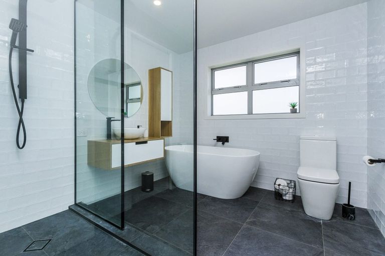 Photo of property in 38 Seacliffe Avenue, Belmont, Auckland, 0622